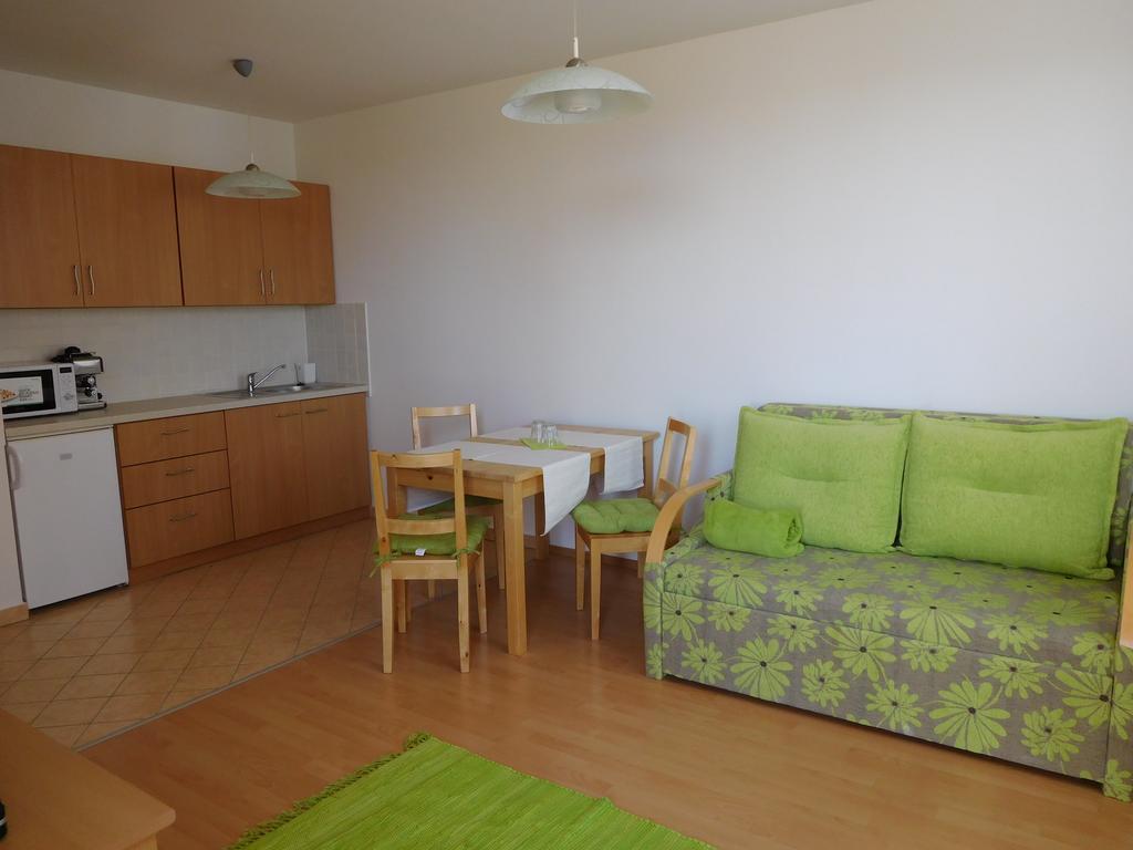 Jade Apartment Hegykő Buitenkant foto
