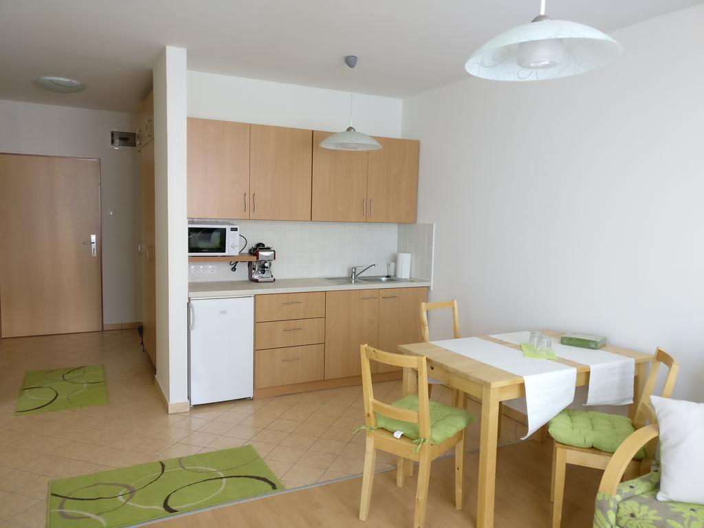 Jade Apartment Hegykő Buitenkant foto