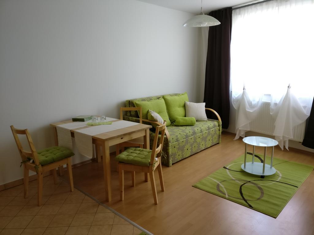 Jade Apartment Hegykő Buitenkant foto