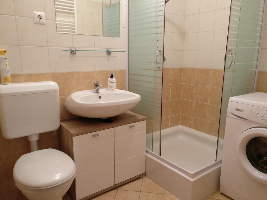 Jade Apartment Hegykő Buitenkant foto