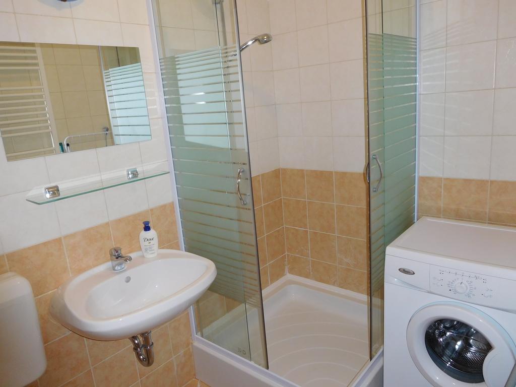 Jade Apartment Hegykő Buitenkant foto